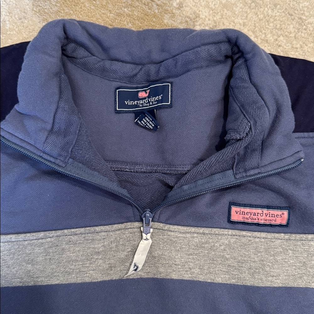 Vineyard Vines Men's Blue and Gray Sweatshirt size Large